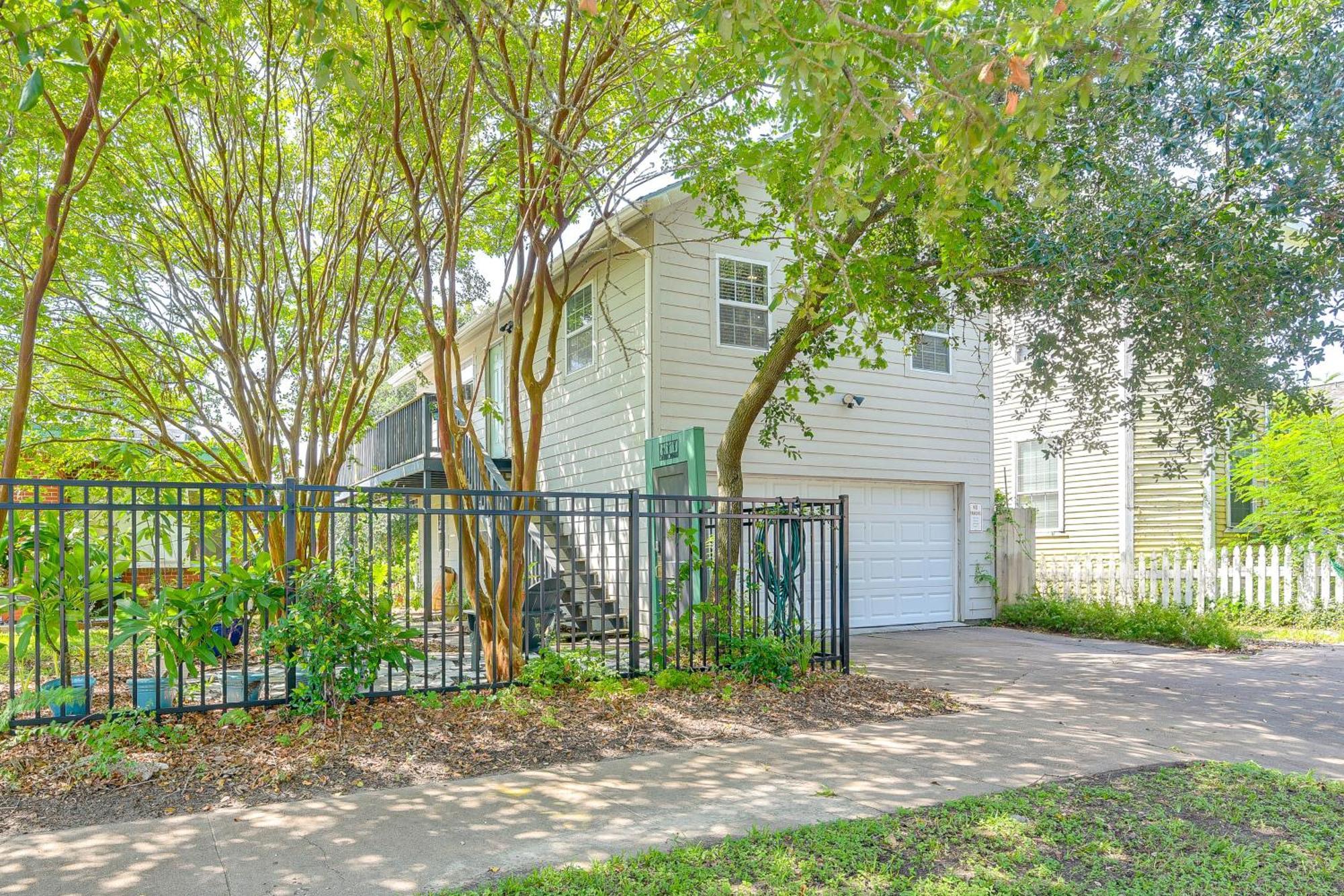 Cozy Galveston Apartment With Private Beach Pass! Екстериор снимка