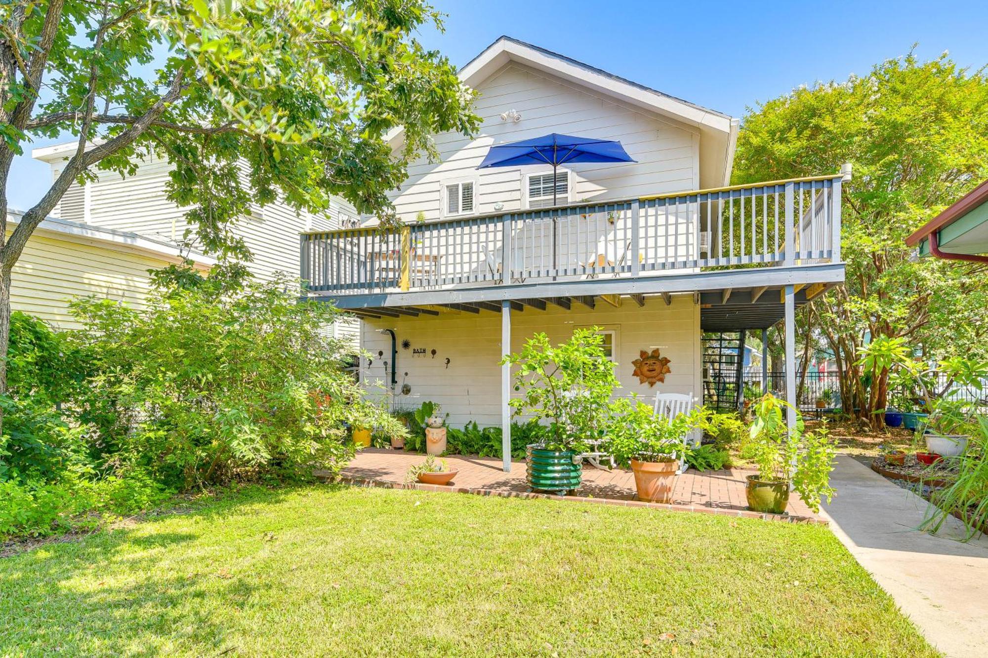 Cozy Galveston Apartment With Private Beach Pass! Екстериор снимка