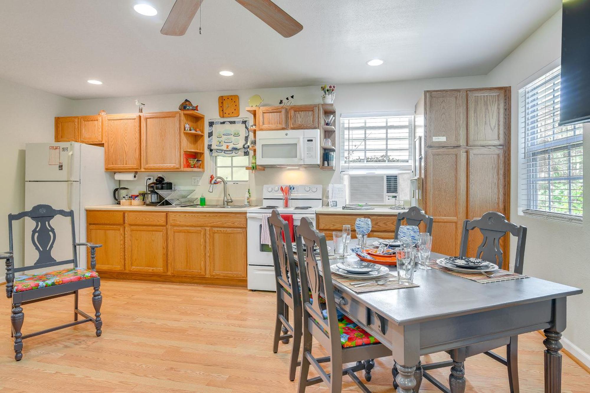 Cozy Galveston Apartment With Private Beach Pass! Екстериор снимка